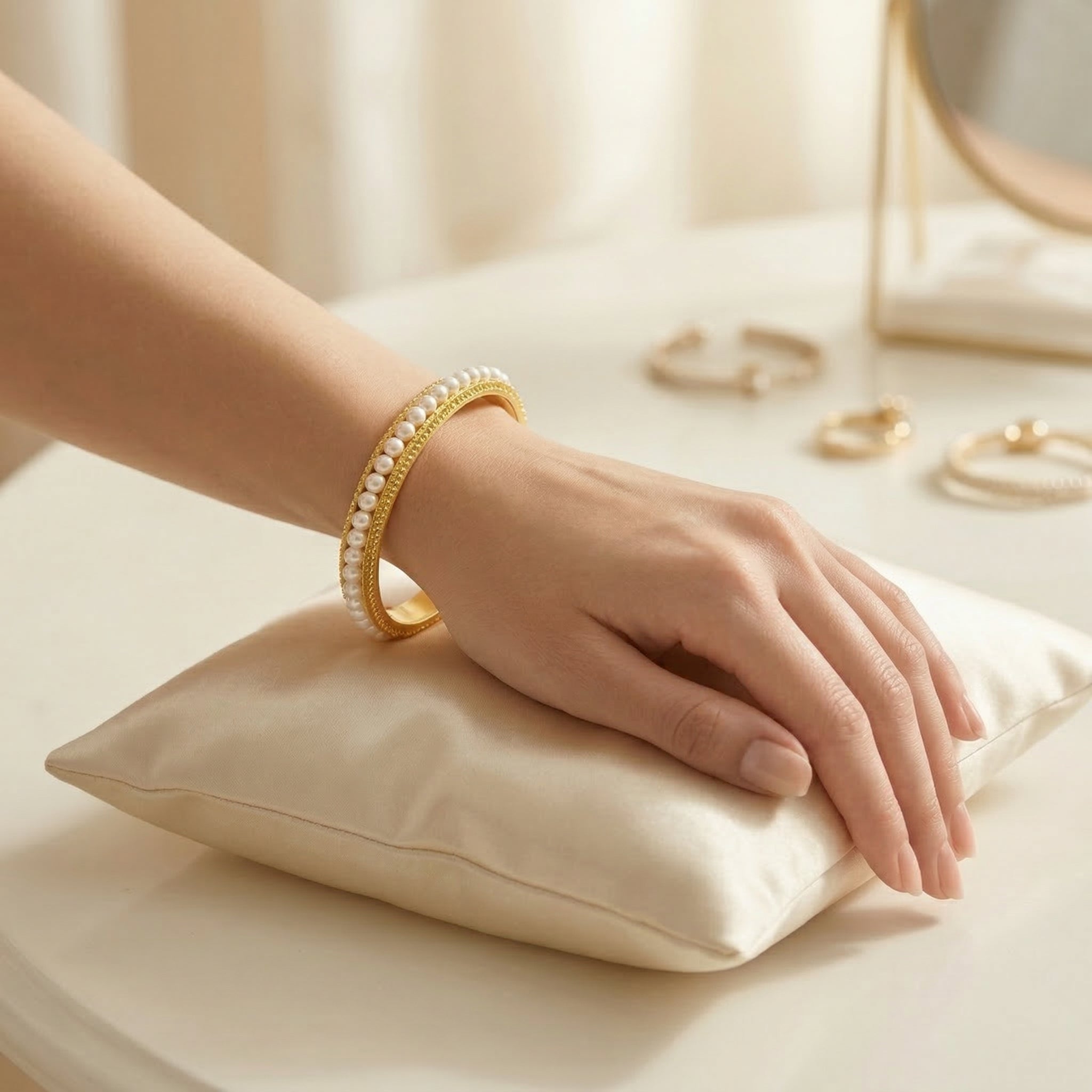 Elegant Gold-Plated Pearl Bangle